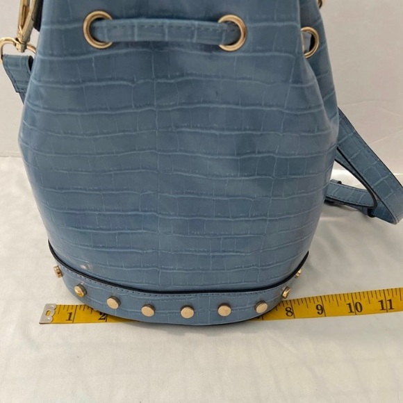 Blue Bucket purse with gold - Picture 4 of 6